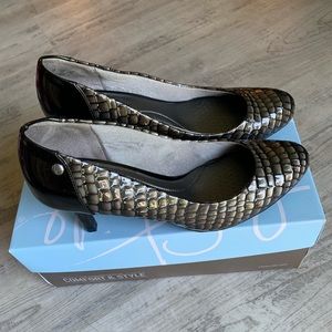 Life Stride Lively, Black Undrglass  3 inch heel